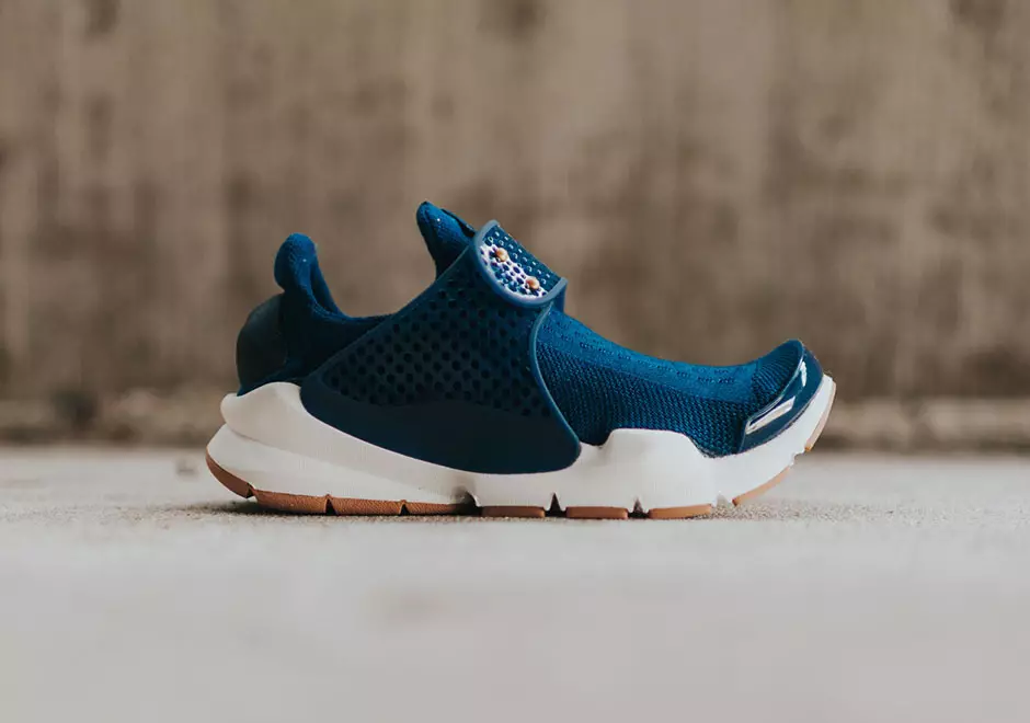 Nike Sock Dart Coastal Blue Obsidian Gum Podrážka