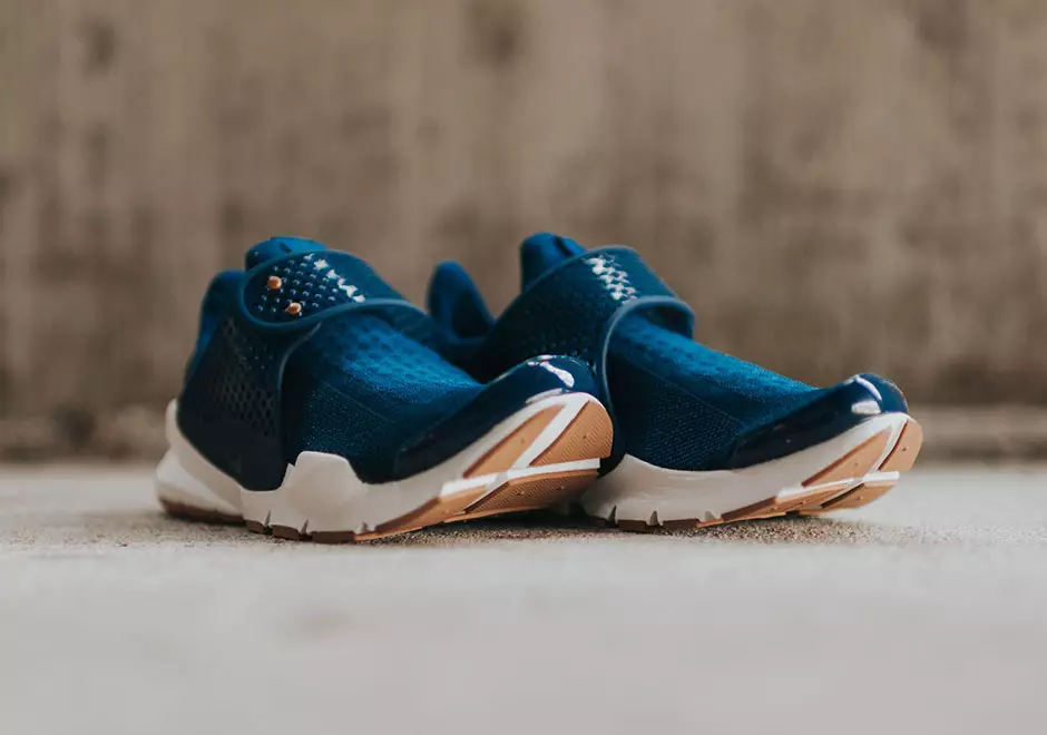 Nike Sock Dart Coastal Blue Obsidian Gum Sole