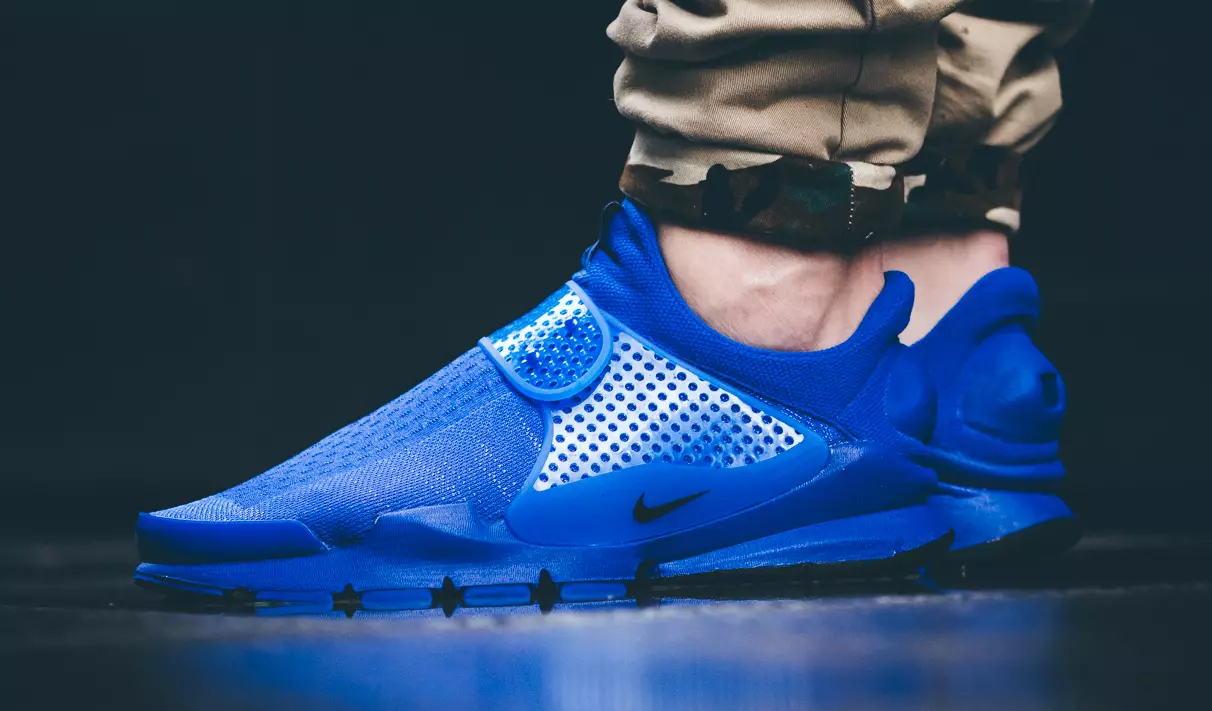 အပြာရောင် Nike Sock Dart USA ဇူလိုင် ၄ ရက်