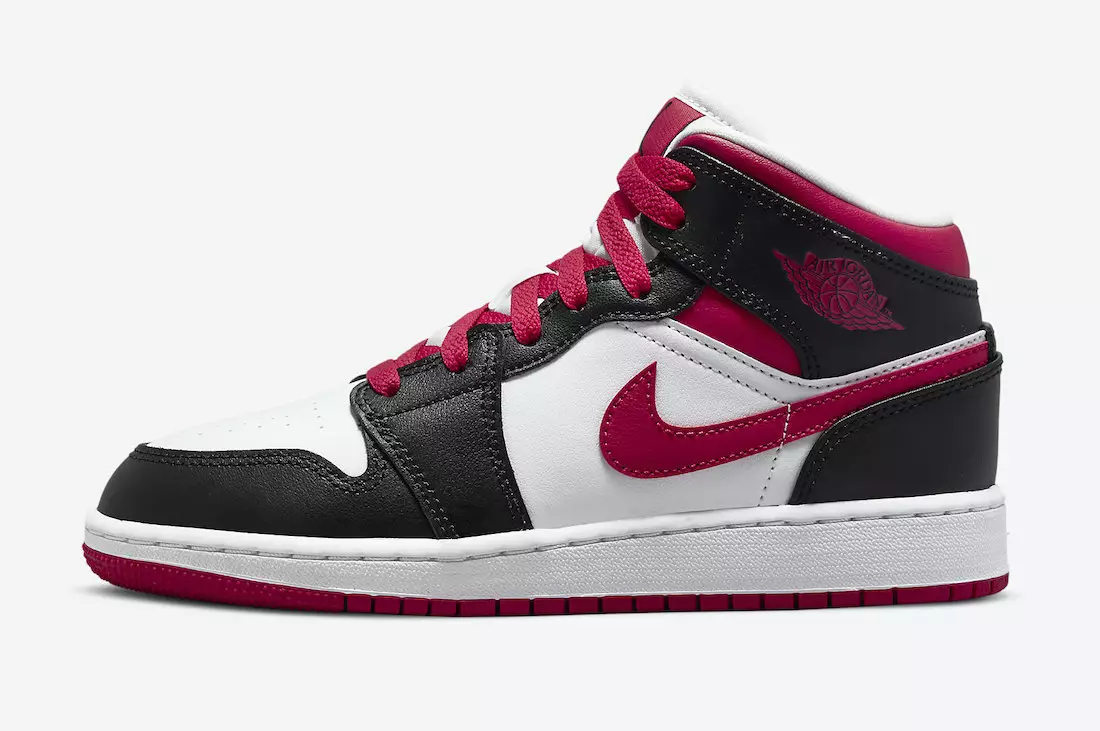 يظهر Air Jordan 1 Mid في طريق آخر باللون الأبيض والأسود والأحمر