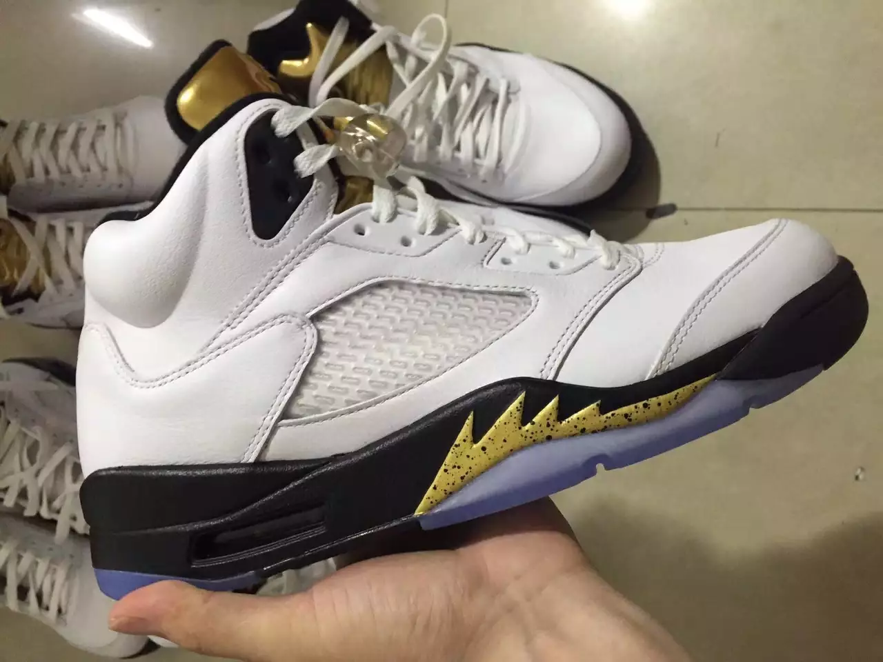 Útgáfudagur Air Jordan 5 Olympic White Black Gold