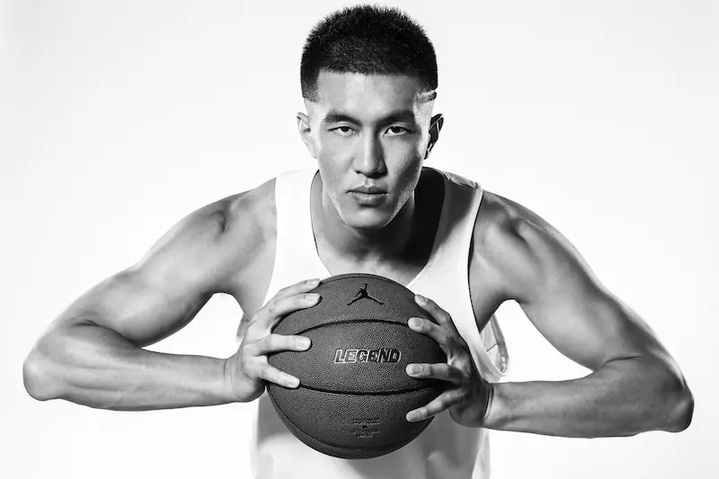 Jordan Mark Schëlder Chinese Basketballspiller Guo Ailun