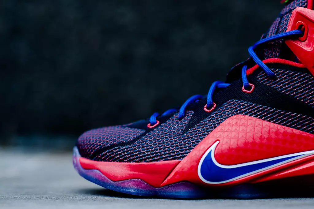 Nike LeBron 12 GS Supermani ülikooli punane mäng kuninglik (1)