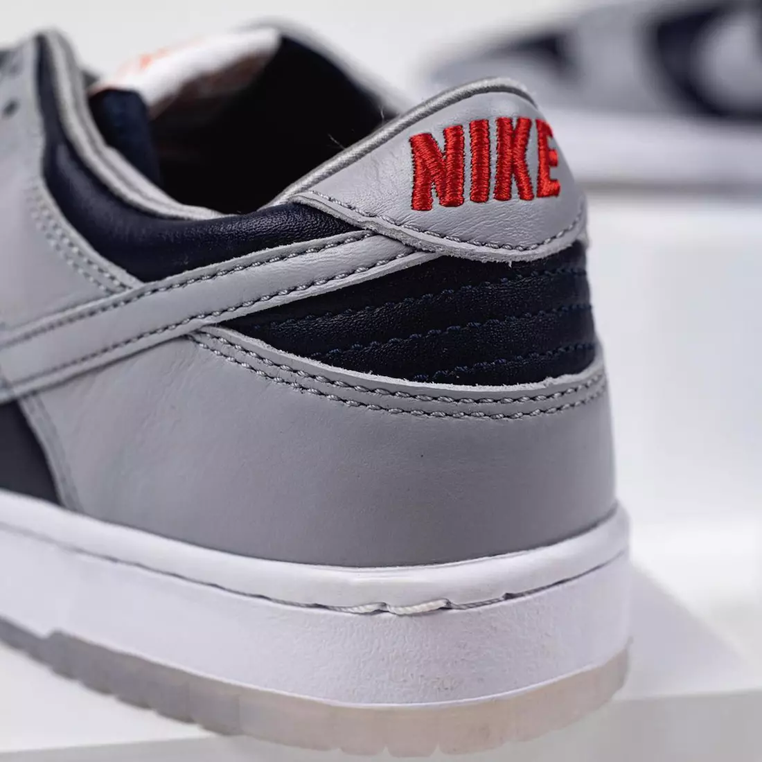 Nike Dunk Low Szürke Fekete Ezüst Piros Megjelenés dátuma