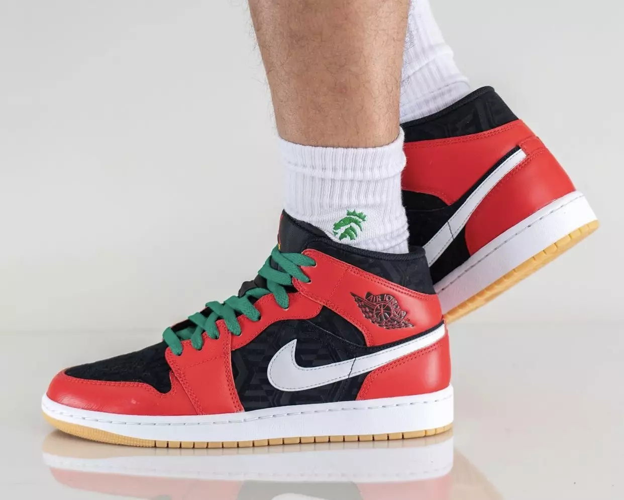 Air Jordan 1 מיטן ניטל DQ8417-006 מעלדונג טאָג