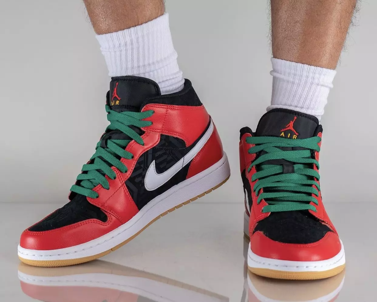 Date de sortie de la Air Jordan 1 Mid Christmas DQ8417-006