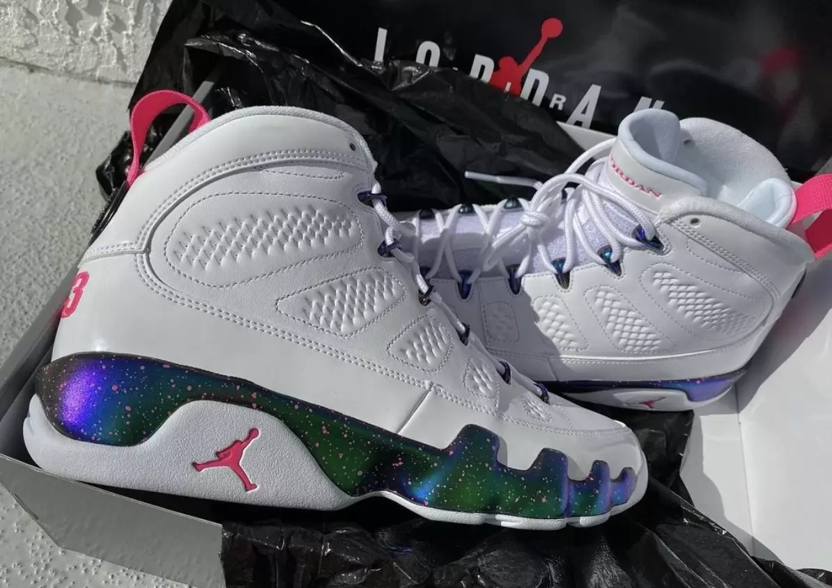 Detailléierte Bléck op d'Air Jordan 9