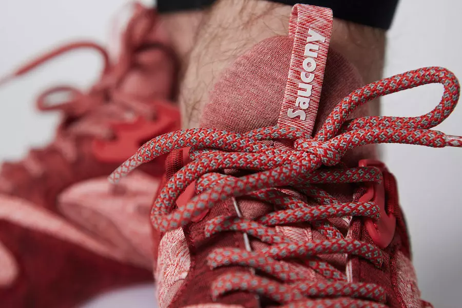 FIN Saucony Red Noise