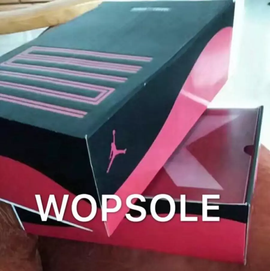 Air Jordan 11 Slide Box Box Chicago Gym Red