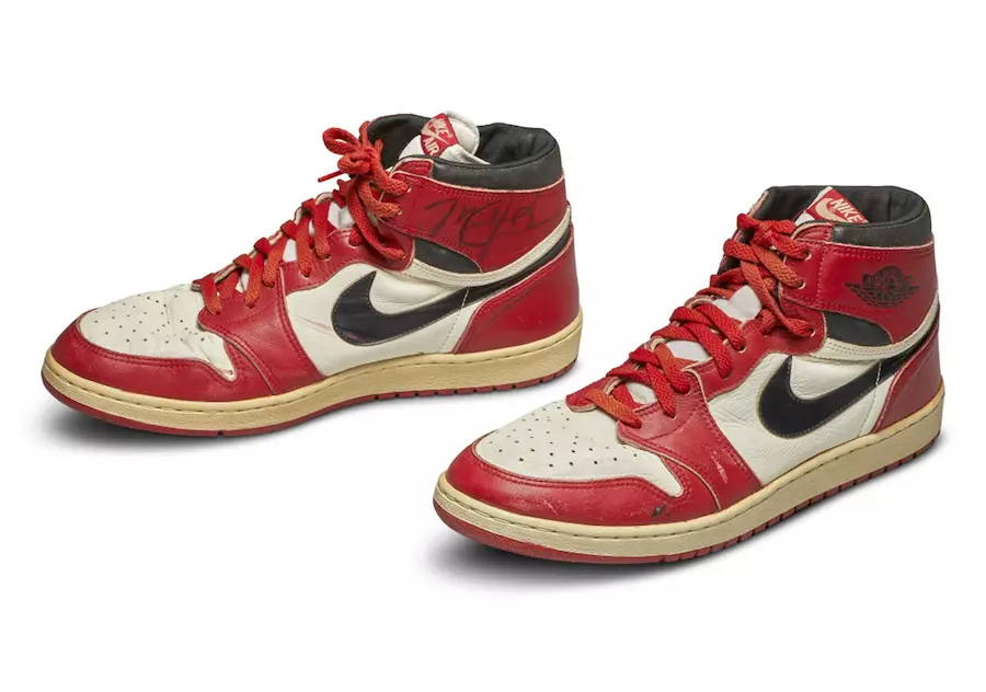 Michael Jordan Game-Worn Air Jordan 1 Chicago-spillereksempel