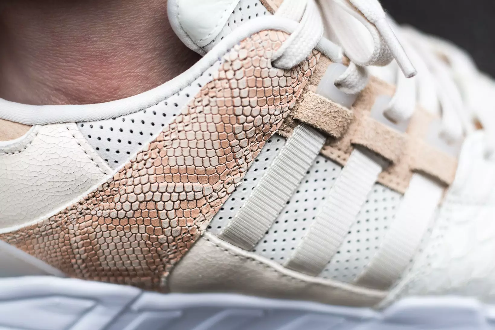 حزمة Adidas EQT Oddity Luxe Pack