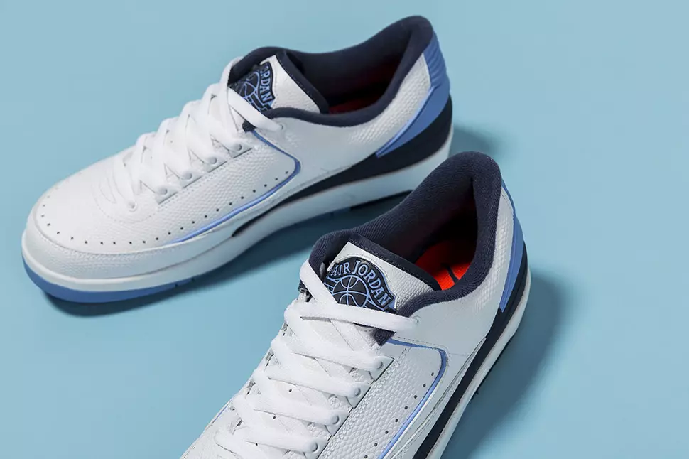 Air Jordan 2 Faible Université Bleu