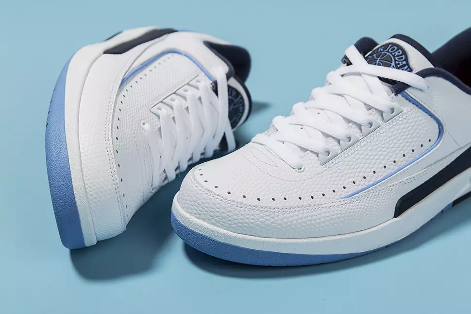 Air Jordan 2 Chuo Kikuu cha Chini cha Bluu