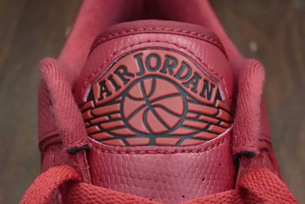 Air Jordan 2 Low Gym Red Университетский красный