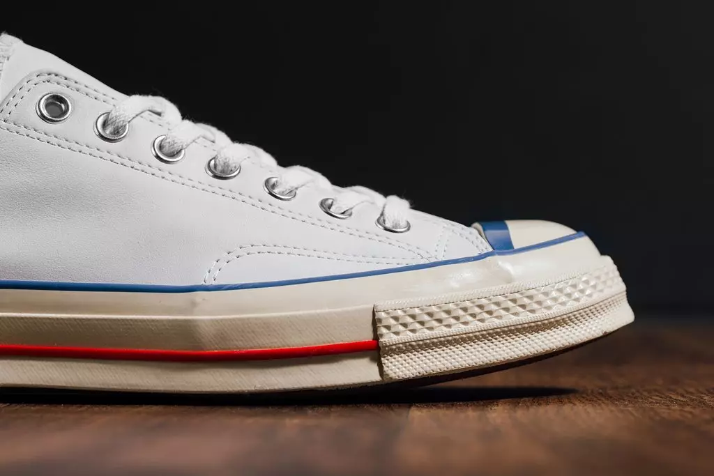 Маленькая кожаная сумка Converse Chuck Taylor