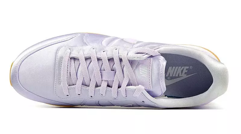 Nike WMNS ინტერნაციონალისტი QS Satin Barely Grape 919989-500