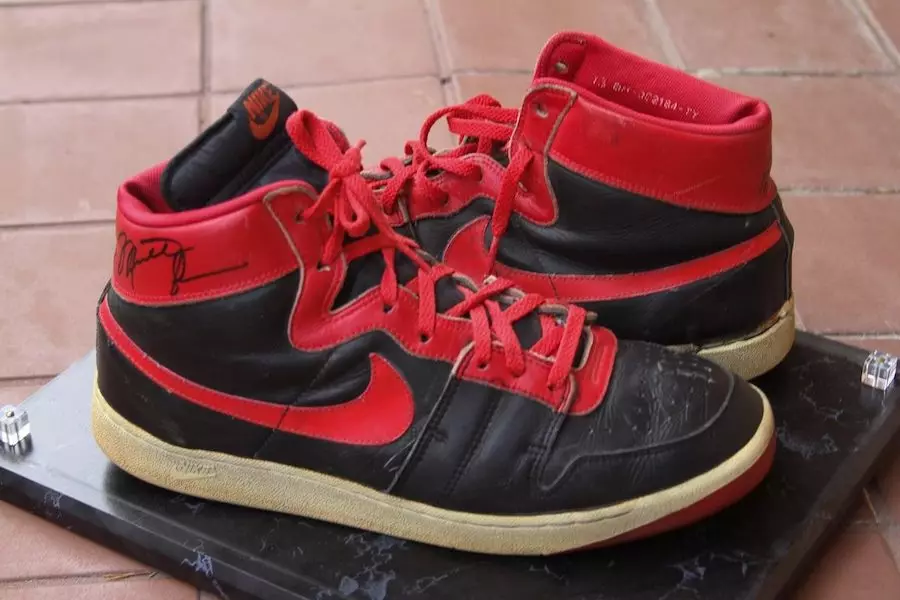 Michael Jordan Banned Nike Air Ship PE