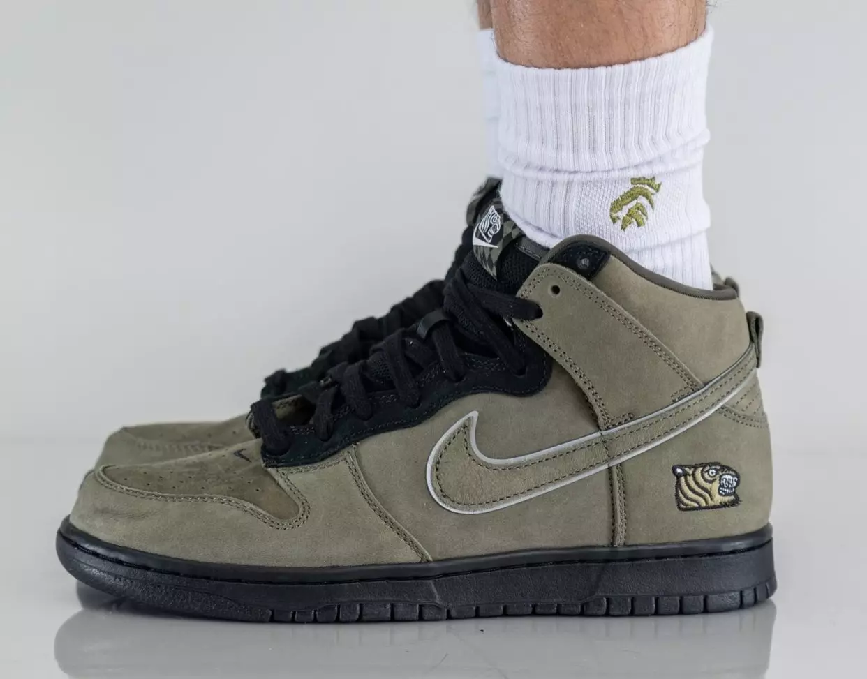 SoulGoods Nike SB Dunk High DR1415-200 מעלדונג טאָג אויף די פֿיס