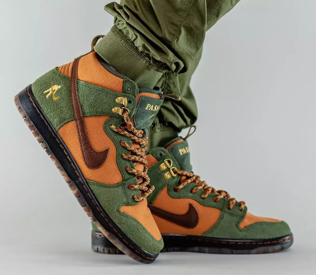 Pass~Port x Nike SB Dunk High Workboot DO6119-300 Data de lançamento nos pés