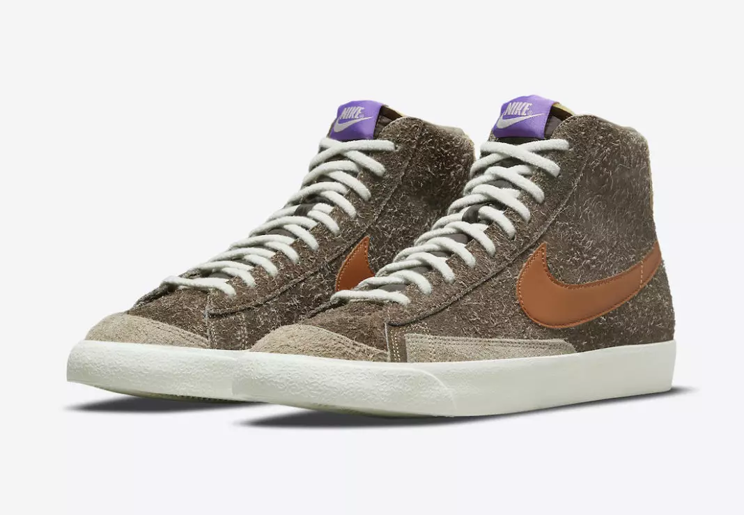 Nike Blazer Mid DM7581-200 Датум на издавање