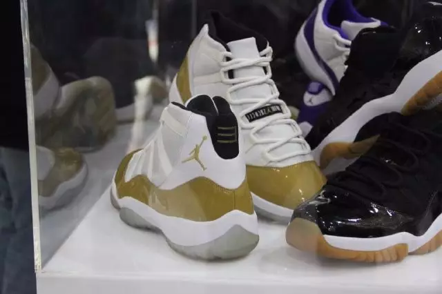 Air Jordan 11 Olimpik Emas Putih Rendah