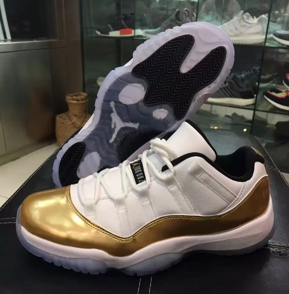 Air Jordan 11 alacsony fehér fémes arany érme