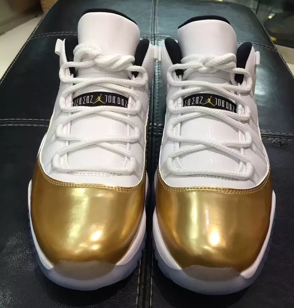 Air Jordan 11 Low White Metallic Gold Mynt