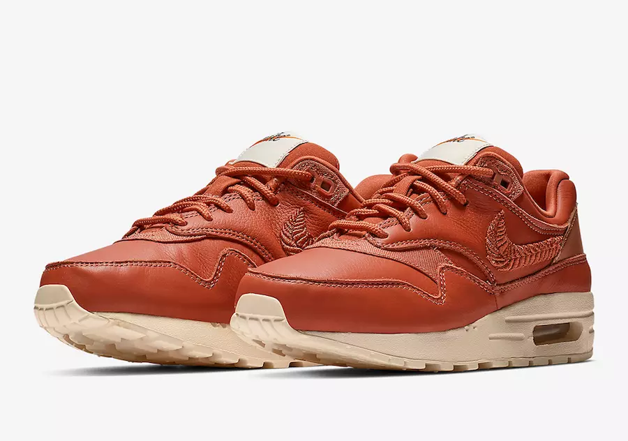 Саймалуу Swoosh логотиптери менен чыккан Nike Air Max 1 Premium