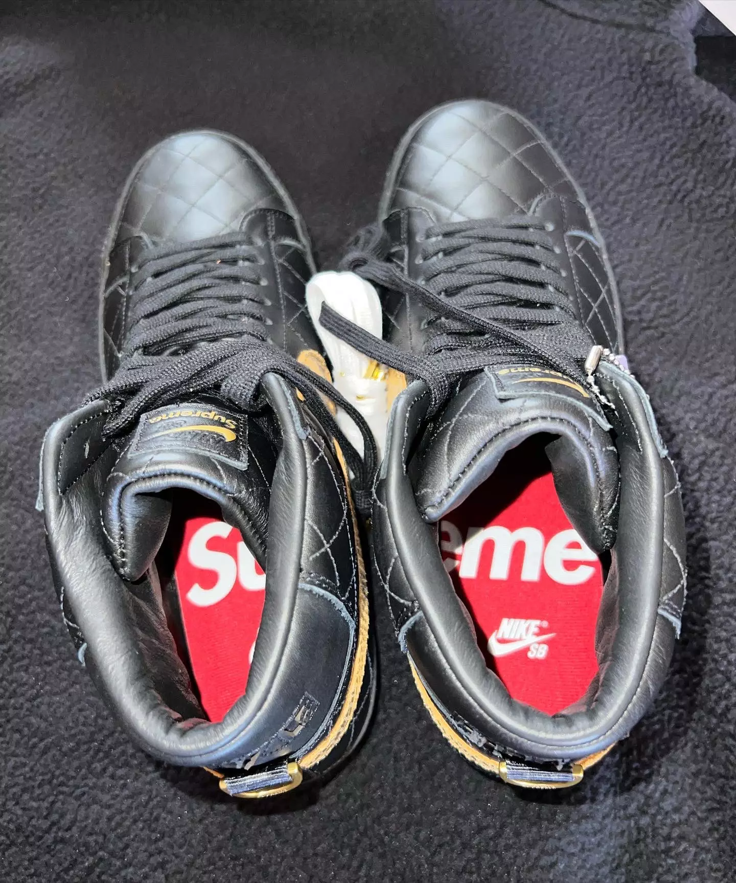 Supreme Nike SB Blazer Mid Black DV5078-001 Дата на издаване