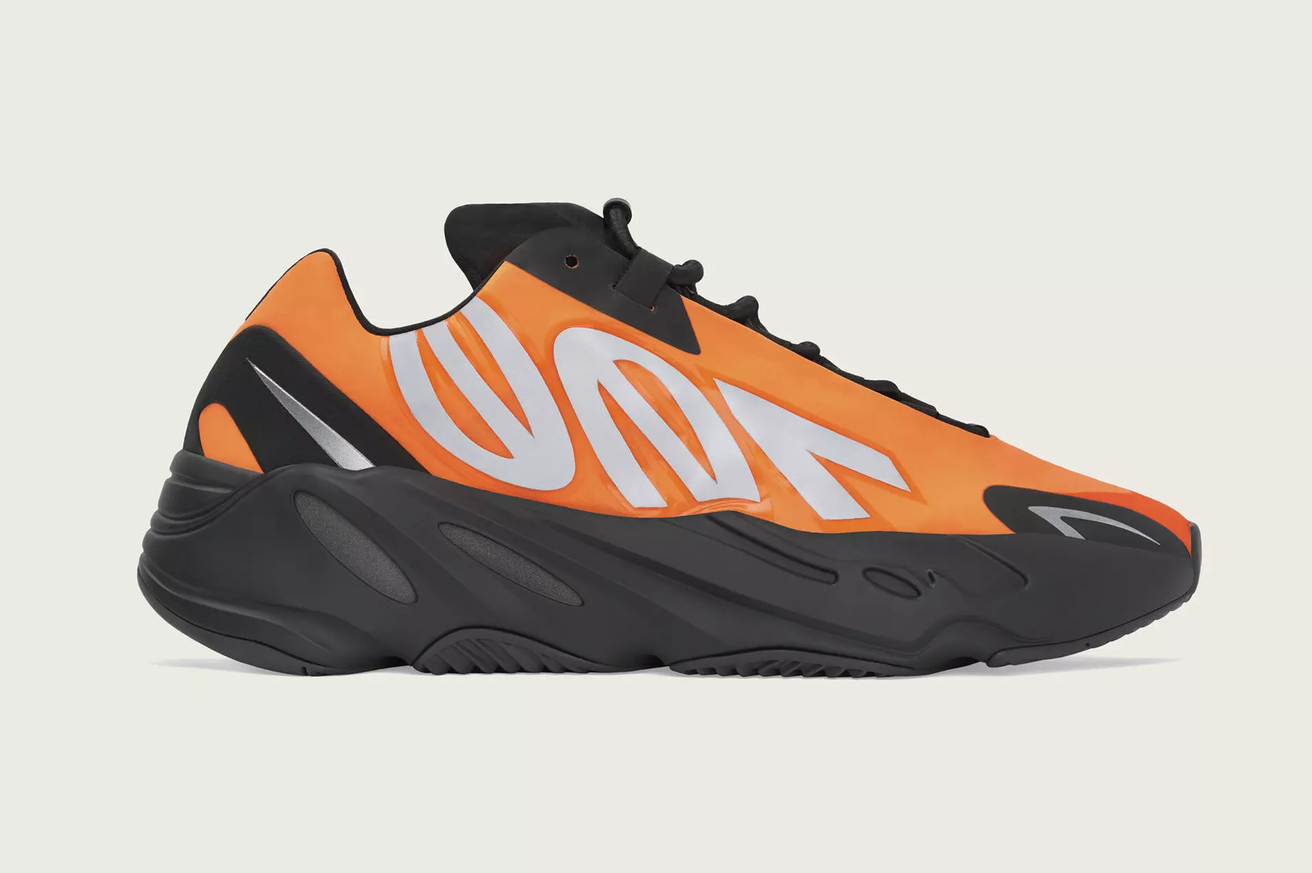 adidas Mengesahkan Yeezy Boost 700 MNVN