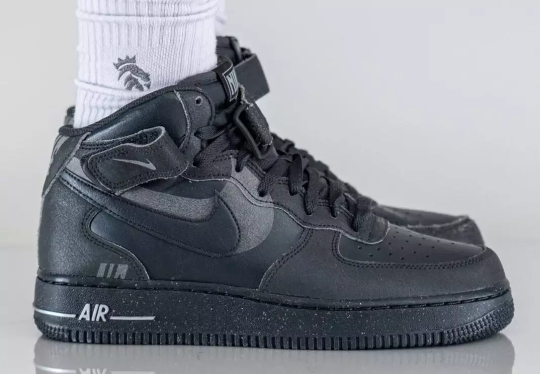 Kako Nike Air Force 1 Mid “Off Noir” izgleda na nogama 5196_1