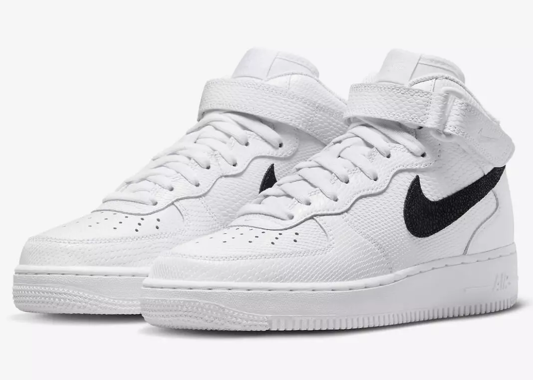 Датум на издавање на Nike Air Force 1 Mid White Snakeskin DZ5211-100