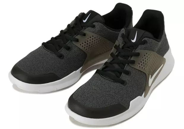 Nike arrowz liath dubh