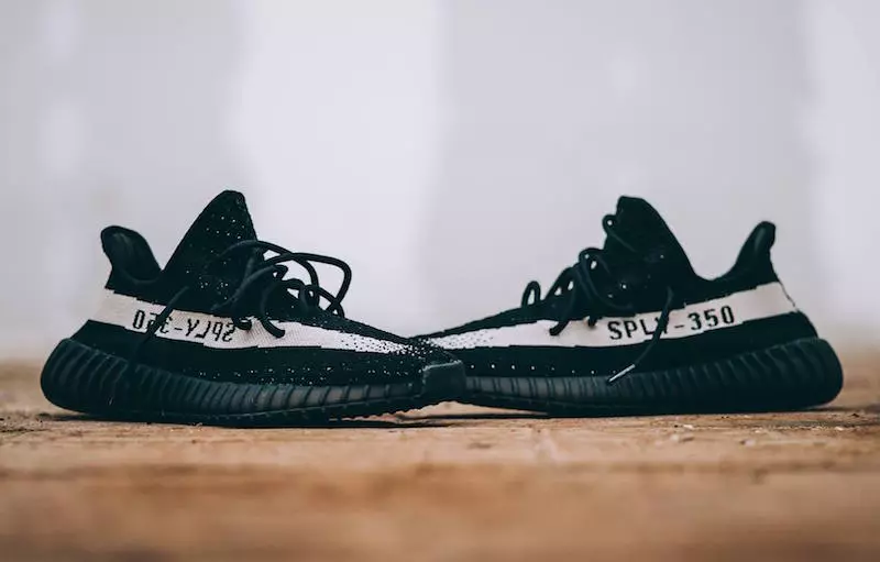 adidas Yeezy Boost 350 V2 Core E bardhë E zezë