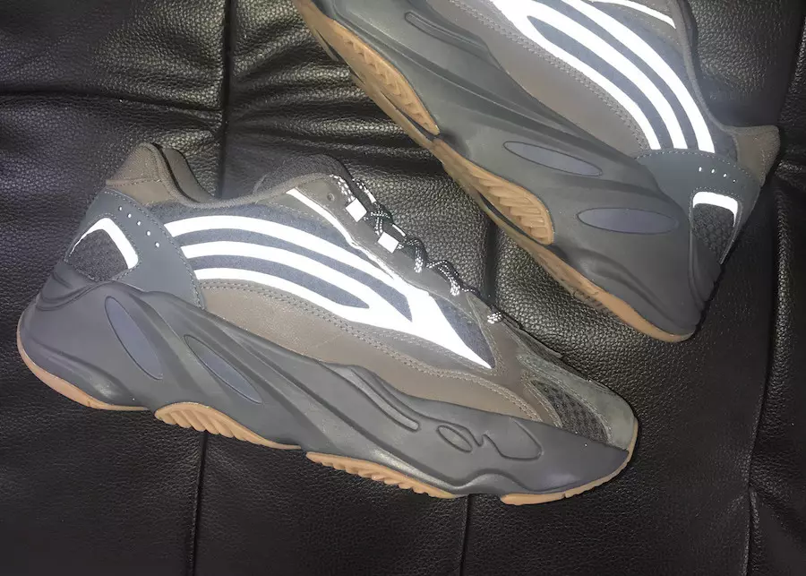 アディダス Yeezy Boost 700 V2 のより良い外観