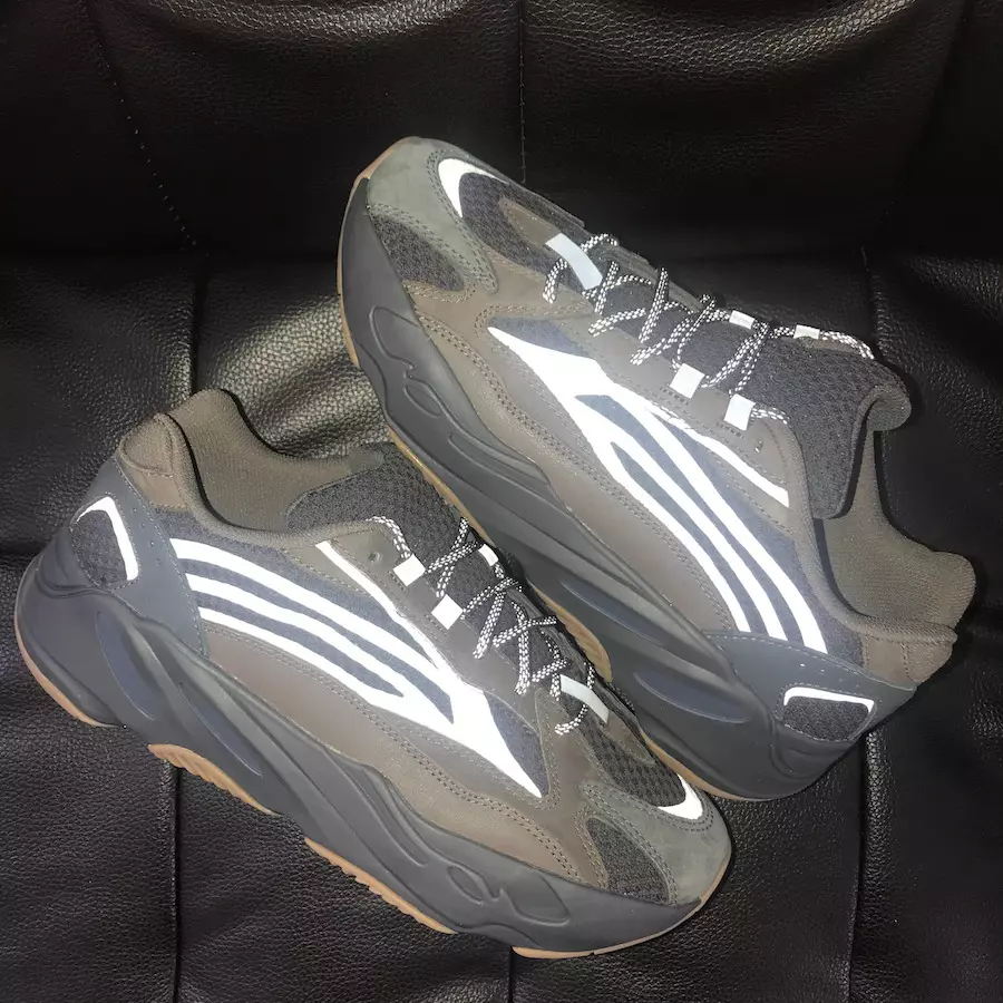 adidas Yeezy Boost 700 V2 Geode EG6860 Giá ngày phát hành