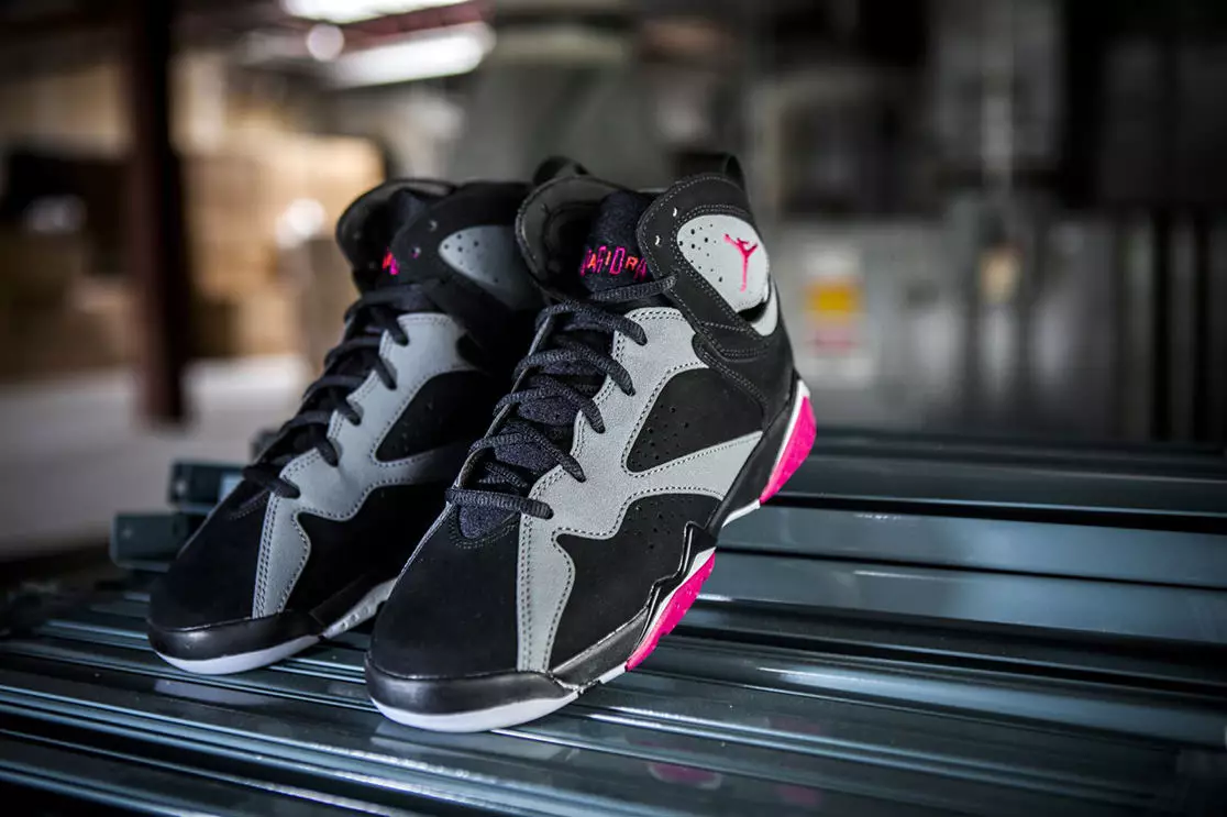 Aer Jordan 7 GS Fuchsia Flash