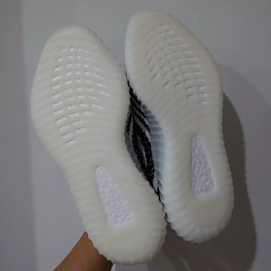 אַדידאַס Yeezy Boost 350 V2 Zebra 2019 ריסטאַק מעלדונג טאָג