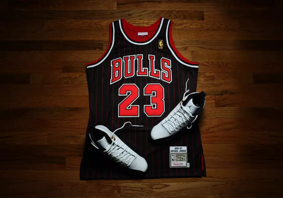 Maglia nera gessata Michael Jordan 1996-97 Mitchell Ness