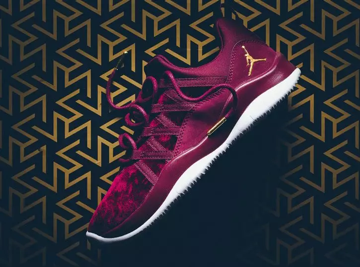 Jordan Deca Fly Velvet