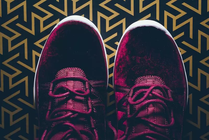 Oíche Maroon Cuil Jordan Deca Velvet