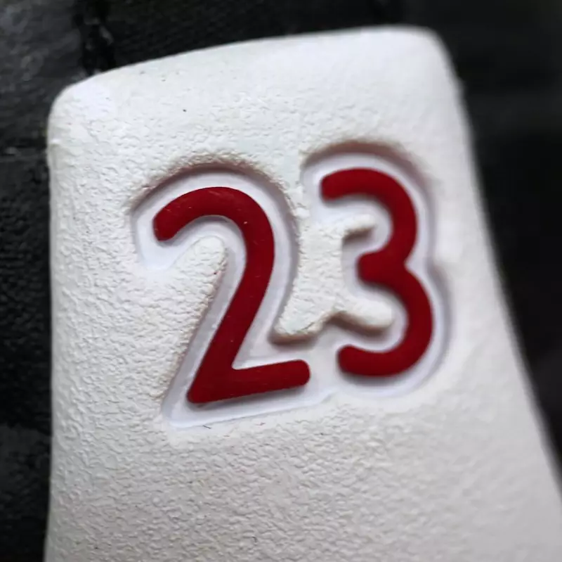 Air Jordan 12 Retro Low Playoff Hæl Branding