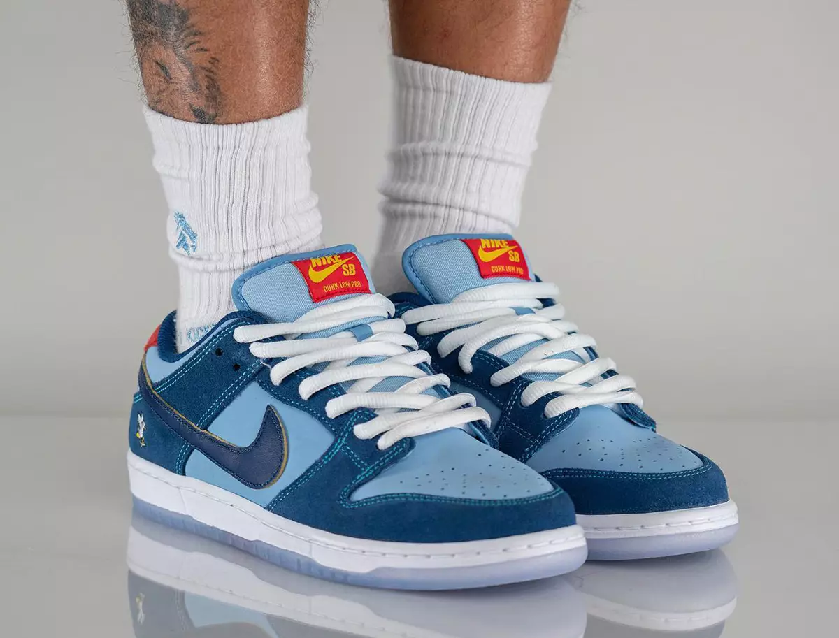 Kwa nini Inasikitisha Sana Nike SB Dunk Low DX5549-400 Tarehe ya Kutolewa Miguu