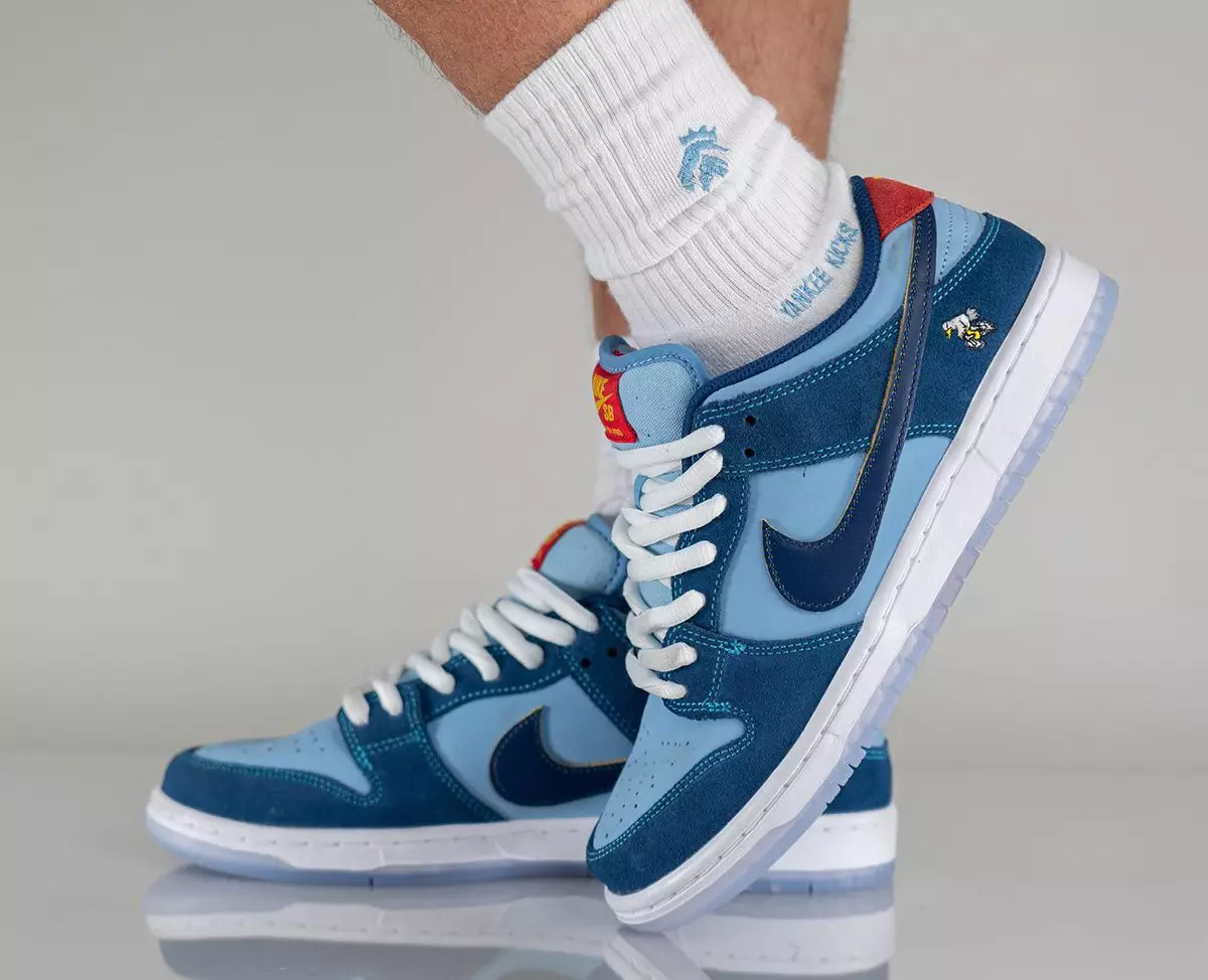 Għaliex daqshekk imdejjaq Nike SB Dunk Low DX5549-400 Data tar-Rilaxx fuq is-saqajn