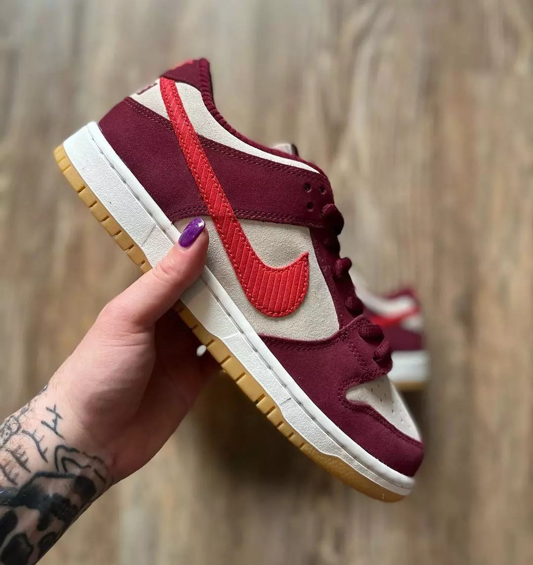 Кыздай коньки тебүү Nike SB Dunk Low Release Date баасы