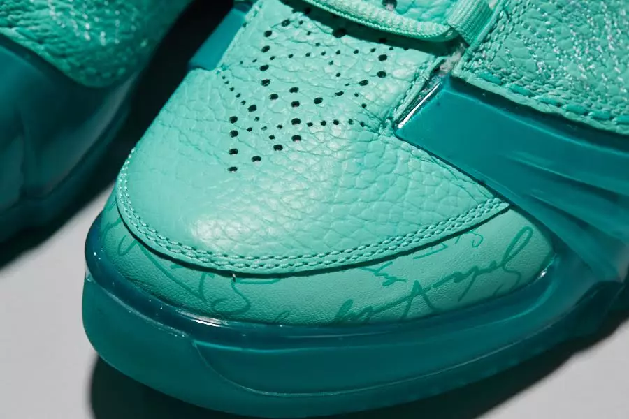 تاريخ إصدار شركة SoleFly Air Jordan XX3 Marlins