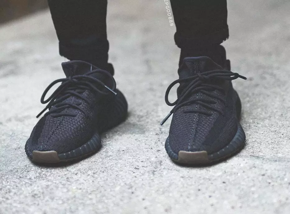 آدیداس Yeezy Boost 350 V2 Cinder FY2903 تاریخ عرضه روی پا