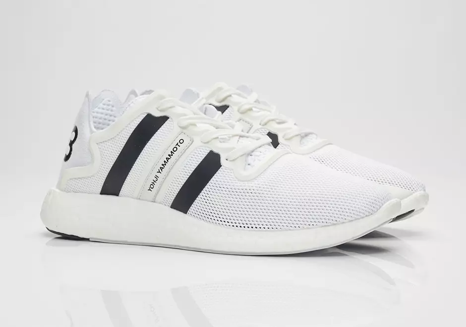 adidas Y-3 Yohji Run Boost ақ және қара түсте шығарылады