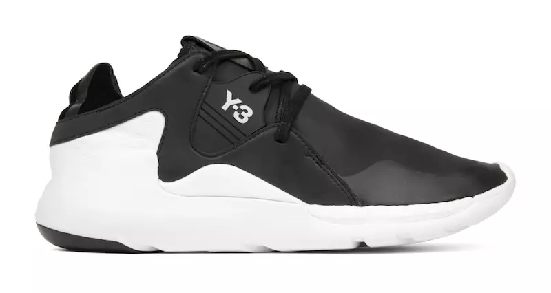 Y-3 QR Run သည် အဖြူအမည်း