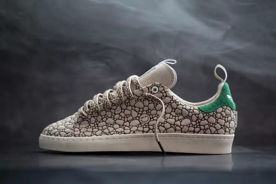 MOMEA adidas Stan Smith Happy 420